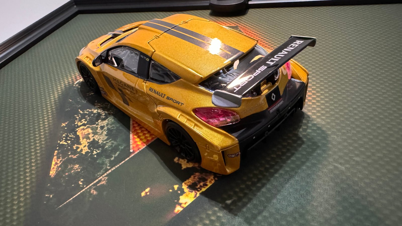 Tableau 3D unique Renault Megane Trophy V6 – Image 2